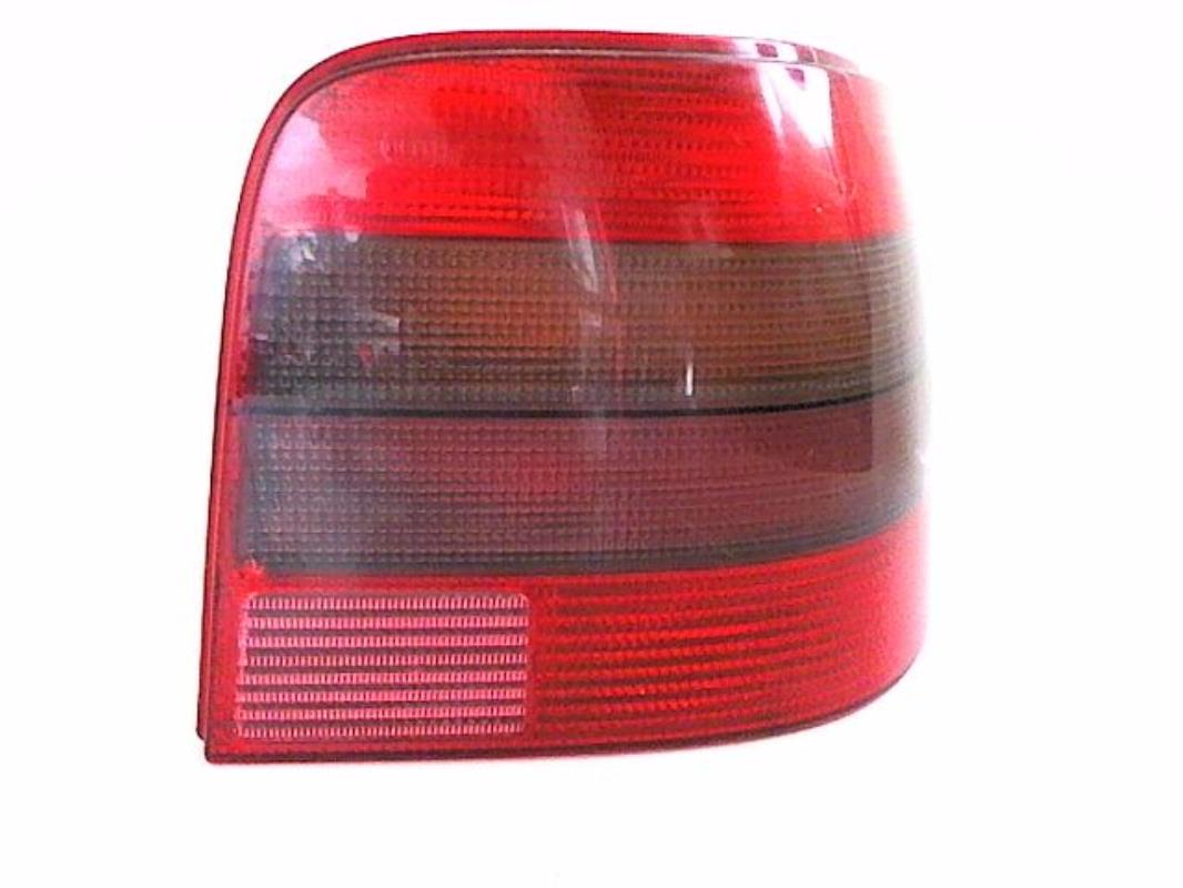 Feu arrière principal droit (feux) Volkswagen GOLF 4 (2002) en soldes flash